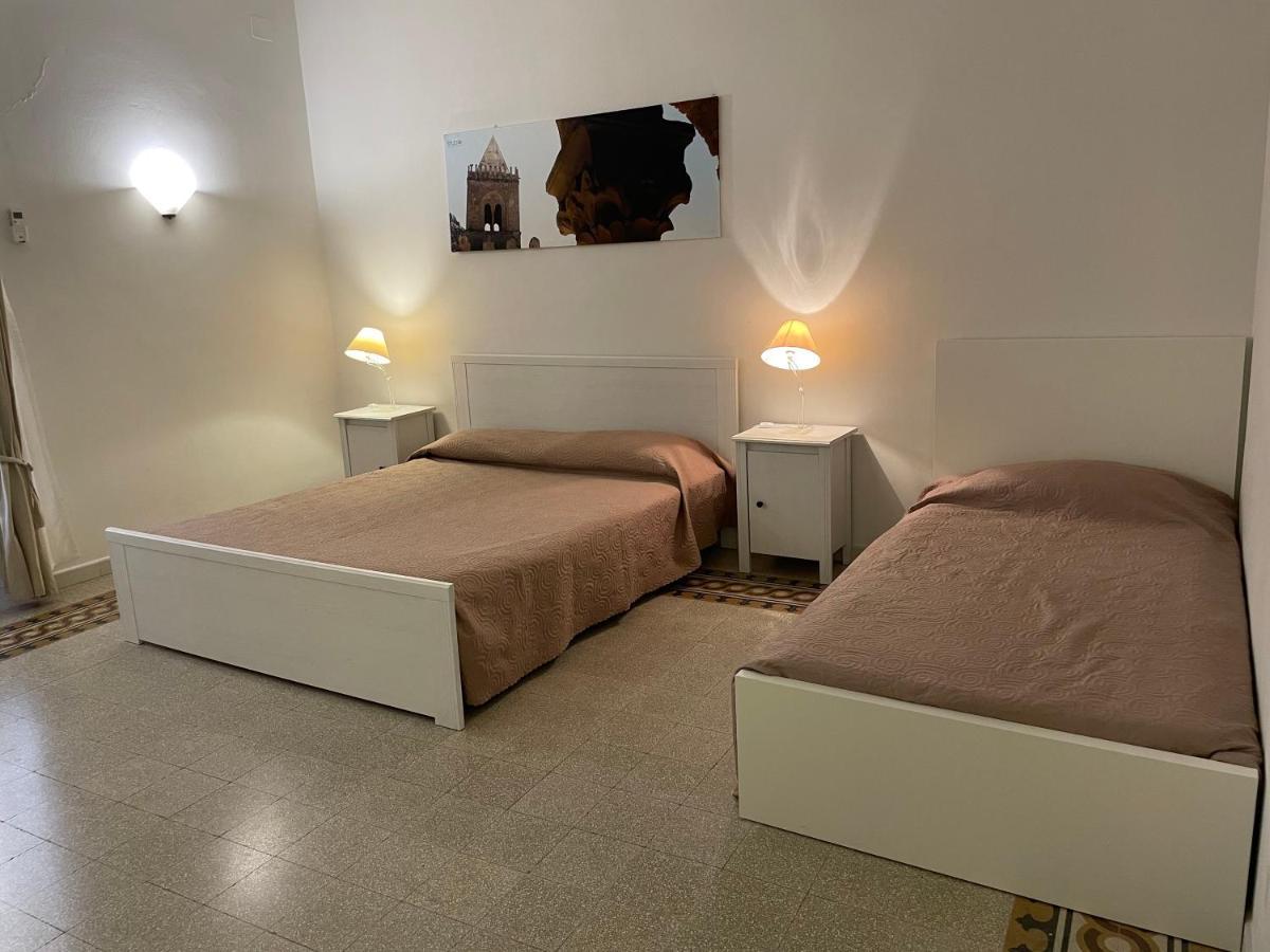 Apartamento Il Balcone Al Molo Cefalú Exterior foto
